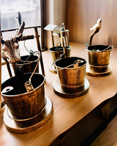 "Rustic Charm" Stile Posacenere in Metallo, altezza 19-23 cm, 8 varianti disponibili, incisione su richiesta