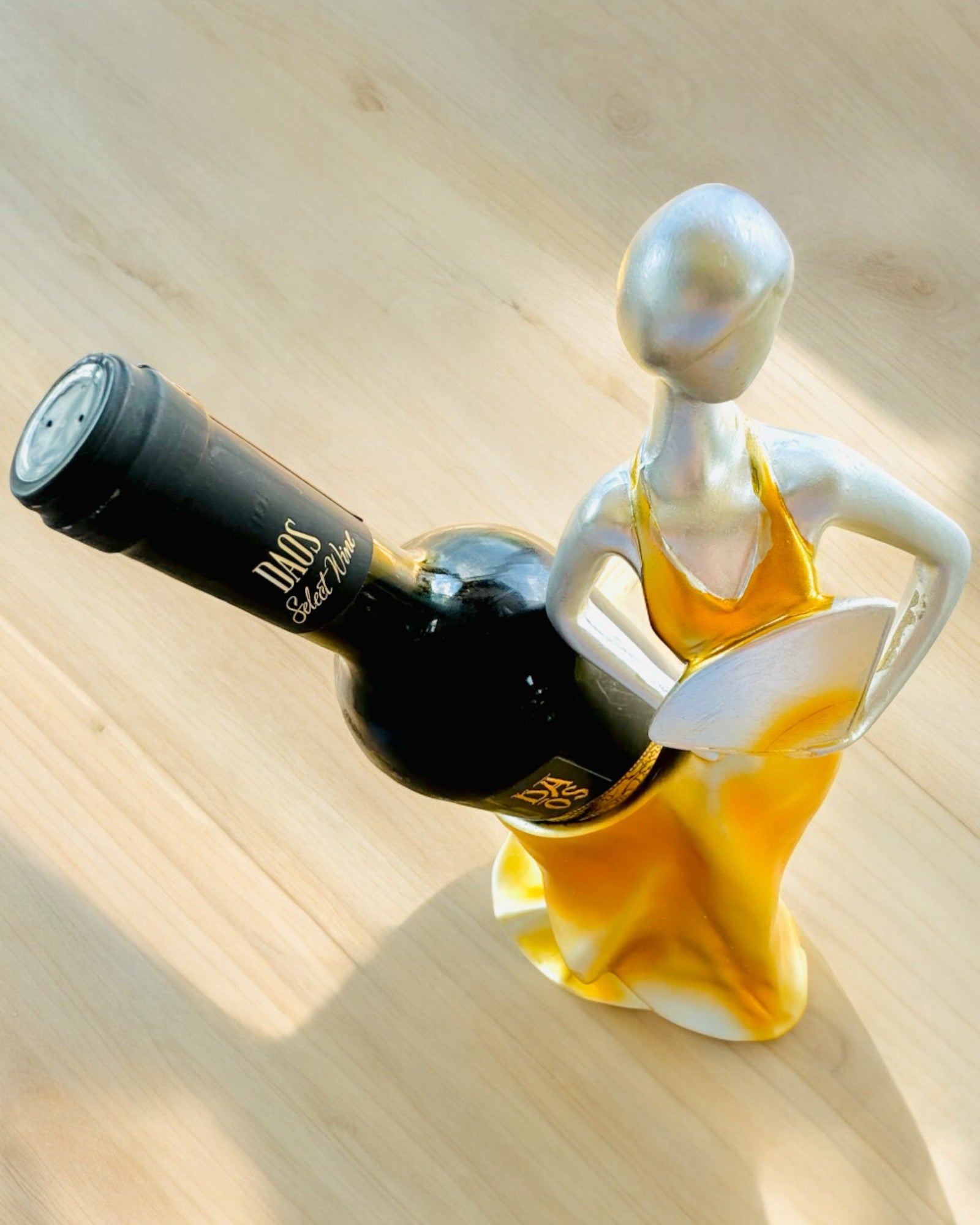 Eleganter Flaschenhalter - Damenstatue - Personalisierung mit Gravur, 2 Varianten zur Auswahl