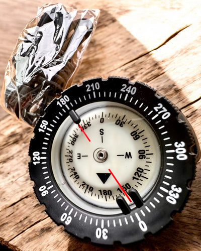 AquaGuide Diving Compass - waterproof compass with luminescence function and flexible strap, customizable