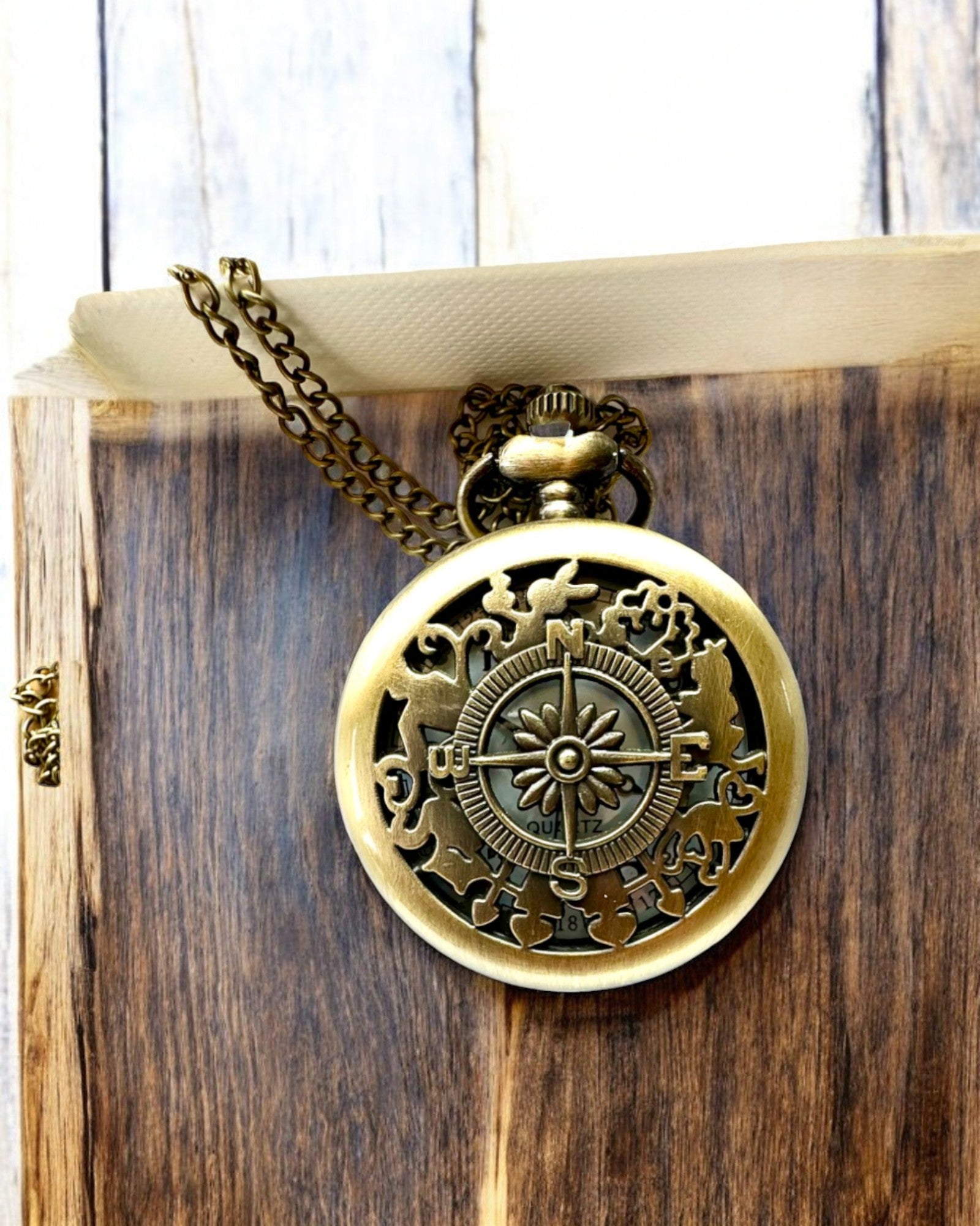 Orologio da Tasca Retrò con Motivo Bussola e Catena, al Quarzo, personalizzazione con incisione