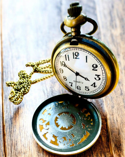 Orologio da Tasca Retrò con Motivo Bussola e Catena, al Quarzo, personalizzazione con incisione