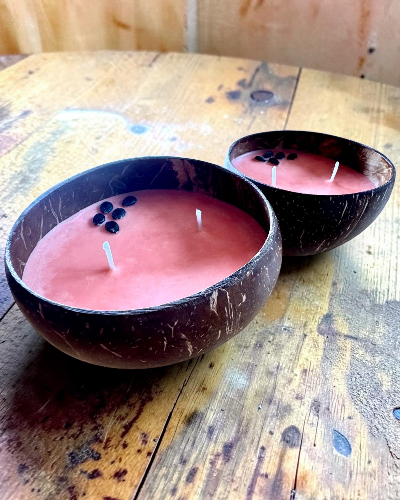 Soy Candle in a Coconut 200-300 ml – Summer Collection, 3 scents to choose from, personalization with engraving