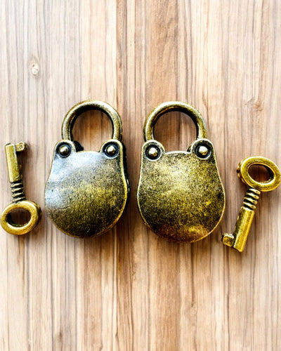 Miniatur-Liebesschlösser - Set aus 2 gravierten Retro-Schlössern, Personalisierung als Geschenk