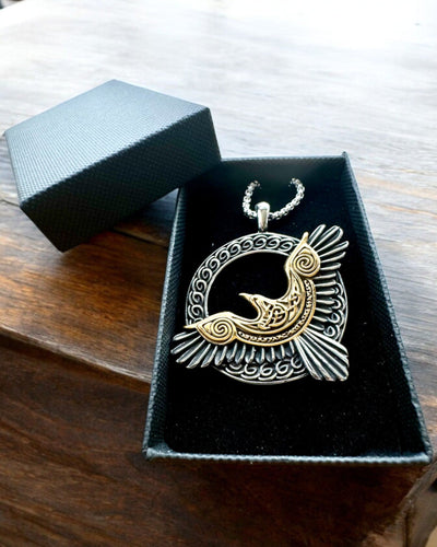 Amulette du Faucon d'Acier - Collier avec gravure, inspiré par l'art celtique, pour cadeau