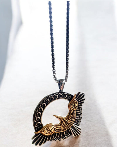 Amulette du Faucon d'Acier - Collier avec gravure, inspiré par l'art celtique, pour cadeau