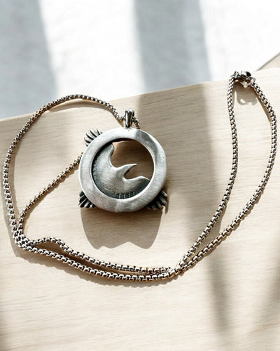 Amulette du Faucon d'Acier - Collier avec gravure, inspiré par l'art celtique, pour cadeau