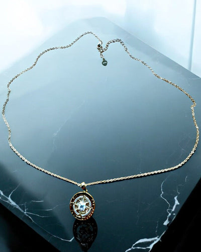 Collana Bussola "Direzione Stellare", possibilità di personalizzazione con incisione, 2 varianti di colore a scelta