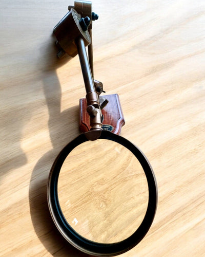 Handwerkslupe "Royal Magnifier" mit Ständer und verstellbarer Halterung - Möglichkeit zur Personalisierung mit Gravur als Geschenk