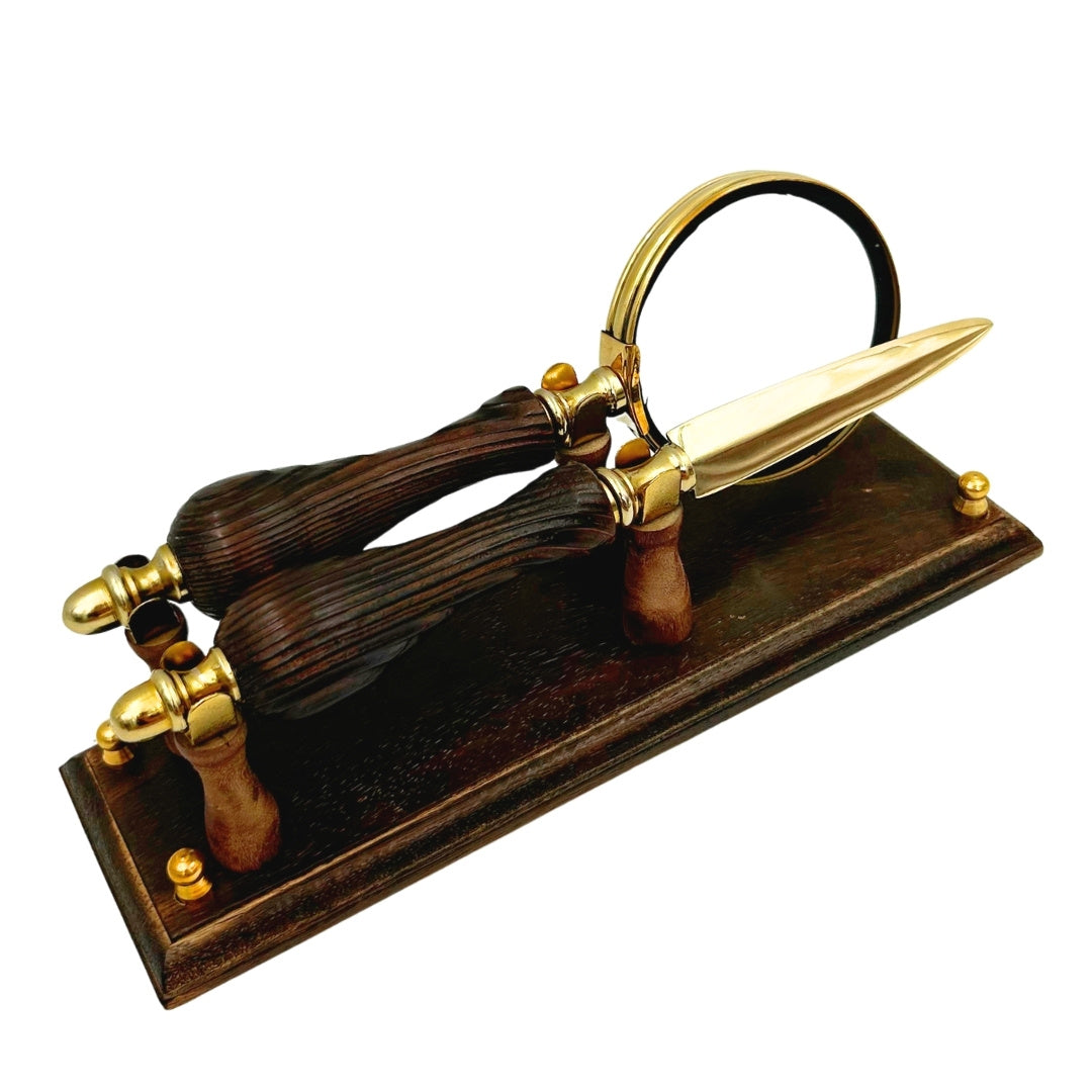 Ensemble de bureau rétro stylé avec gravure
