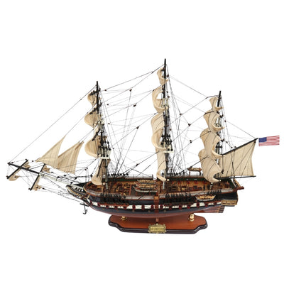Grand modèle exclusif du voilier USS Constitution de 100cm, personnalisable par gravure