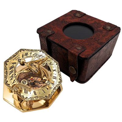 Brass Compass in a Stylish Leather Case with Engraving Option – Retro Vintage Gift for Travelers, Sailors - 8 cm Height, Elegant Brass Design