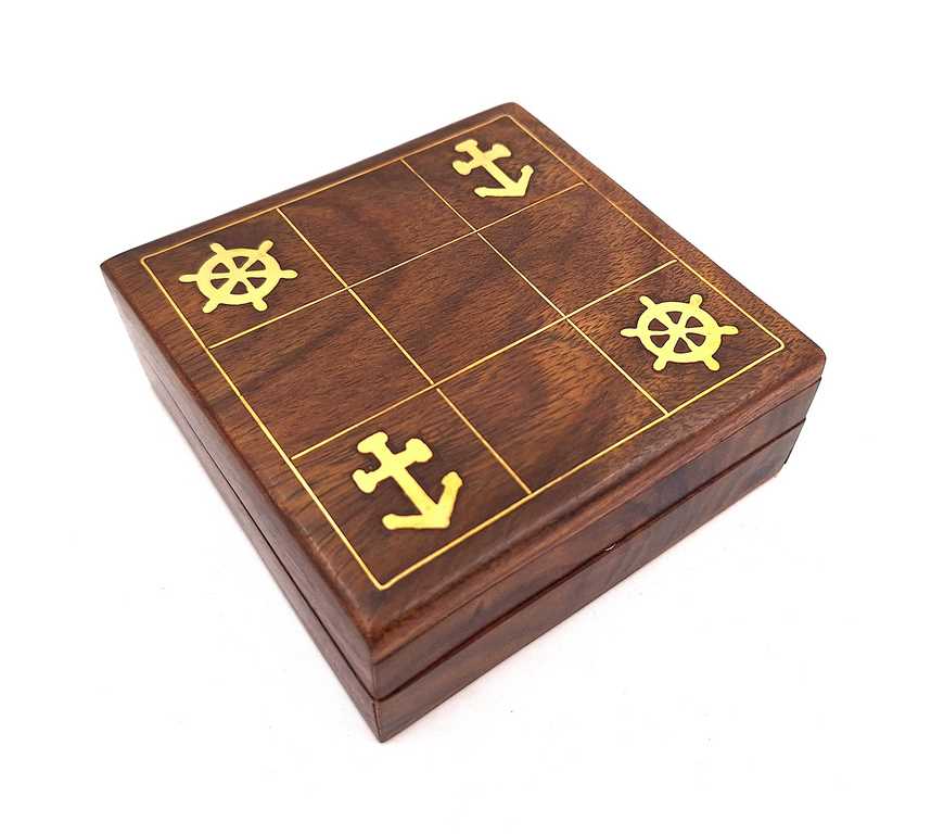 Wooden Nautical Tic-Tac-Toe with Engraving - Personalized Gift for a Sailor, Dimensions 10x10 cm, Elegant Design with Brass Accents