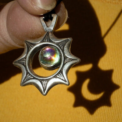 Solar Eclipse Necklace – Optical Illusion – Gift for a Traveler - ECL32