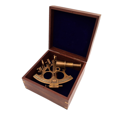 Grande sestante in ottone in un'elegante scatola di legno con possibilità di personalizzazione tramite incisione