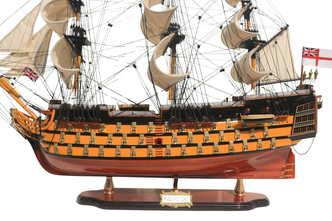 Modèle assemblé du voilier HMS Victory de 80cm, personnalisable par gravure - Décoration exclusive à offrir, fabriquée à la main en bois exotique, haute qualité et souci du détail