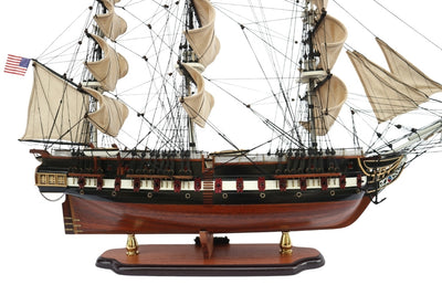 Grand modèle exclusif du voilier USS Constitution de 100cm, personnalisable par gravure