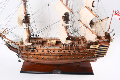 Exklusives Modell des Segelschiffs HMS Victory VIC80R
