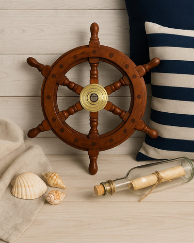 Roue de gouvernail en bois avec insert en laiton et emplacement pour coin - diamètre 30 cm - cadeau idéal avec possibilité de gravure personnalisée - style marin et rétro