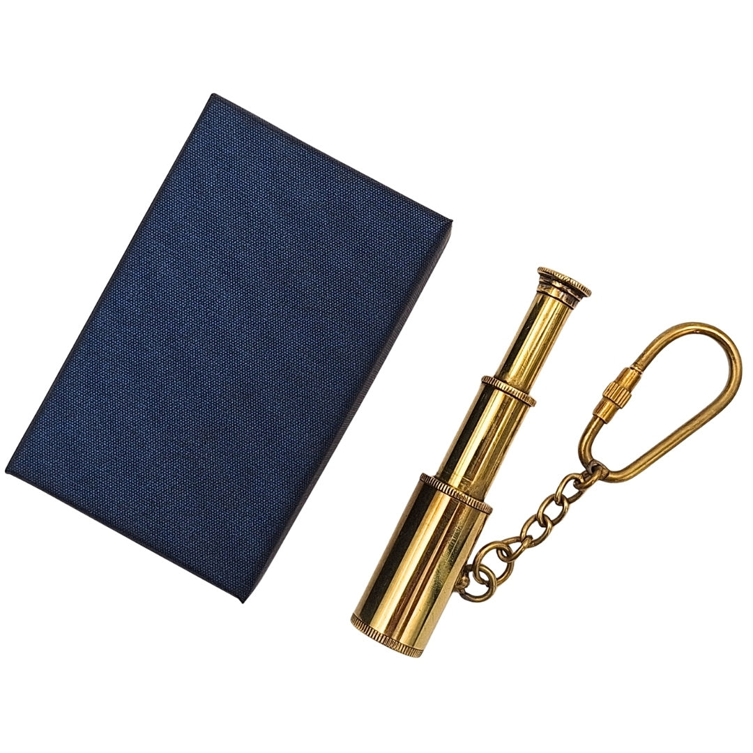 Messing-Schlüsselanhänger Fernrohr in eleganter Schachtel – Maritimes Retro-Geschenk – KEY-0016A
