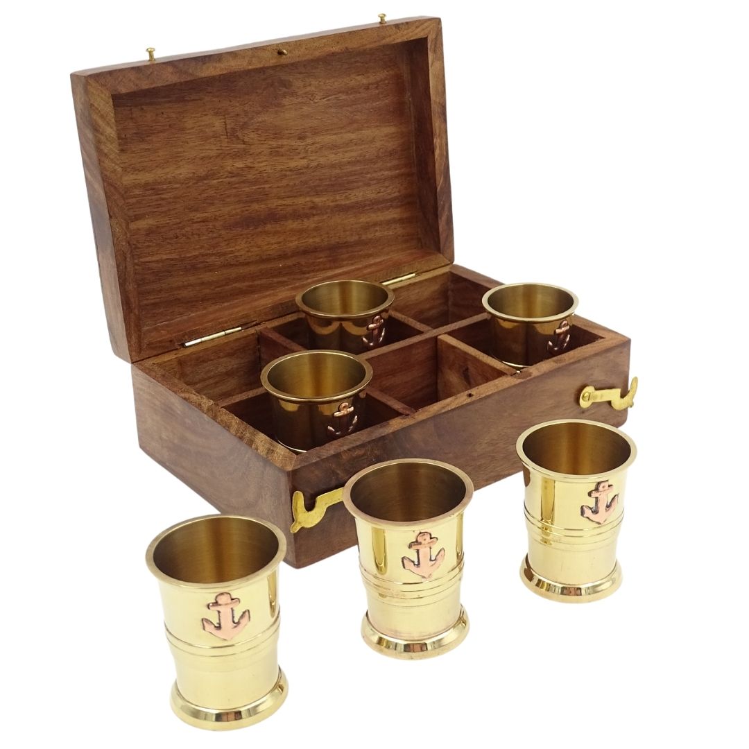Ensemble de 6 verres métalliques avec ancre dans un coffret en bois - idéal comme cadeau avec possibilité de gravure personnalisée - laiton doré, capacité 50 ml, design élégant pour amateurs de marine