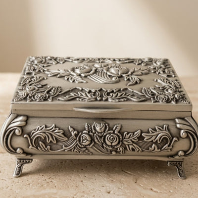 Dekorative Metall-Schatulle – 2075