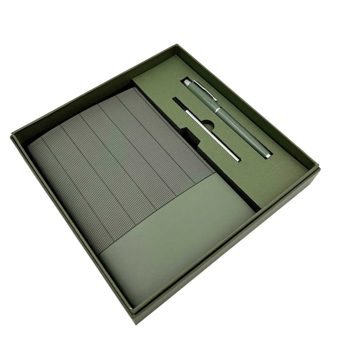 Elegantes Geschenkset - Ledernotizbuch A5 mit Kugelschreiber in Geschenkbox - Olivgrün - EE14