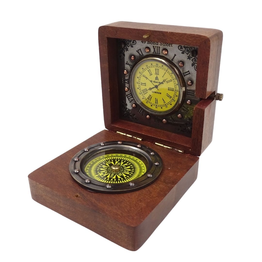 Boussole et horloge rétro dans un coffret en bois avec possibilité de personnalisation par gravure