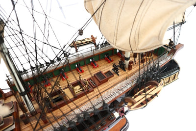 Grand modèle exclusif du voilier USS Constitution de 100cm, personnalisable par gravure