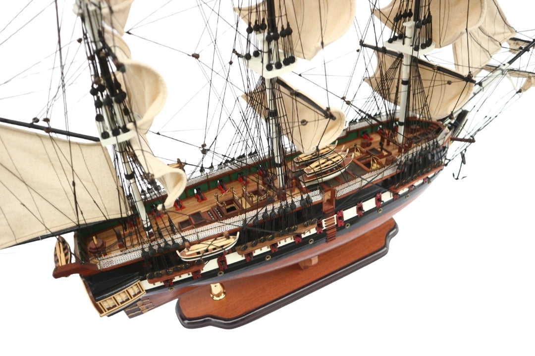 Grand modèle exclusif du voilier USS Constitution de 100cm, personnalisable par gravure