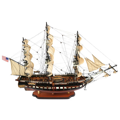 Grand modèle exclusif du voilier USS Constitution de 100cm, personnalisable par gravure