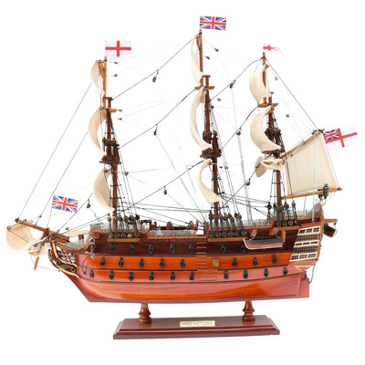 Segelschiffmodell HMS Victory, montiert, 54 cm - handgefertigte Replik mit Möglichkeit zur Personalisierung durch Gravur - ideales Geschenk für Segelliebhaber - hohe Qualität, eleganter Holzsockel