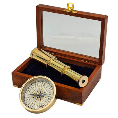 Coffret cadeau avec boussole en laiton et longue-vue dans boîte en bois élégante avec gravure