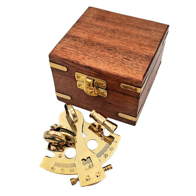 Brass Sextant in a Wooden Box with Engraving Option – Elegant Gift for Sailors and Mariners, 7x7x4 cm, High-Quality Brass and Glass