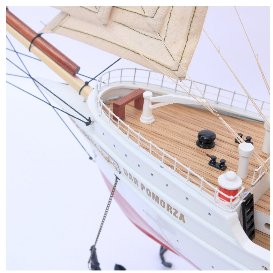 Exklusives Segelschiffmodell Dar Pomorza 82 cm mit Möglichkeit zur Personalisierung durch Gravur