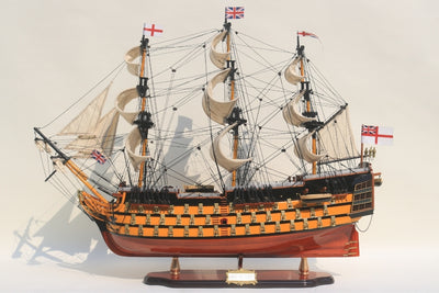 Modèle assemblé du voilier HMS Victory de 80cm, personnalisable par gravure - Décoration exclusive à offrir, fabriquée à la main en bois exotique, haute qualité et souci du détail