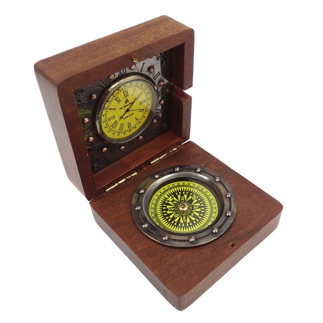 Boussole et horloge rétro dans un coffret en bois avec possibilité de personnalisation par gravure