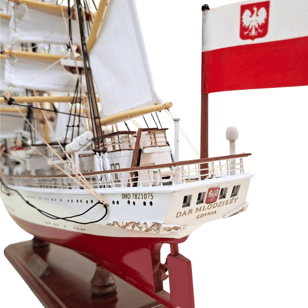Modèle exclusif du voilier Dar Młodzieży XXL de 71 cm, personnalisable par gravure