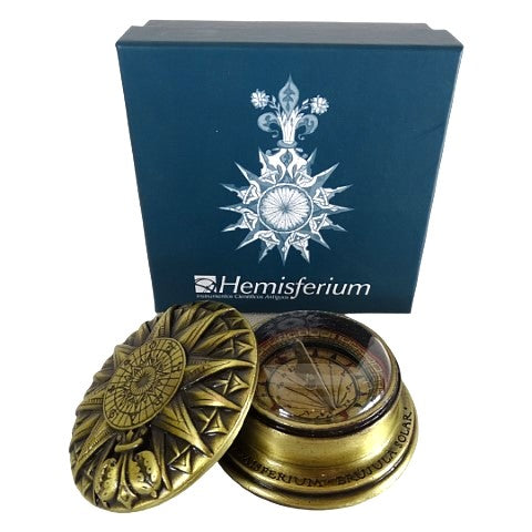 Boussole solaire en laiton - réplique Renaissance - H40
