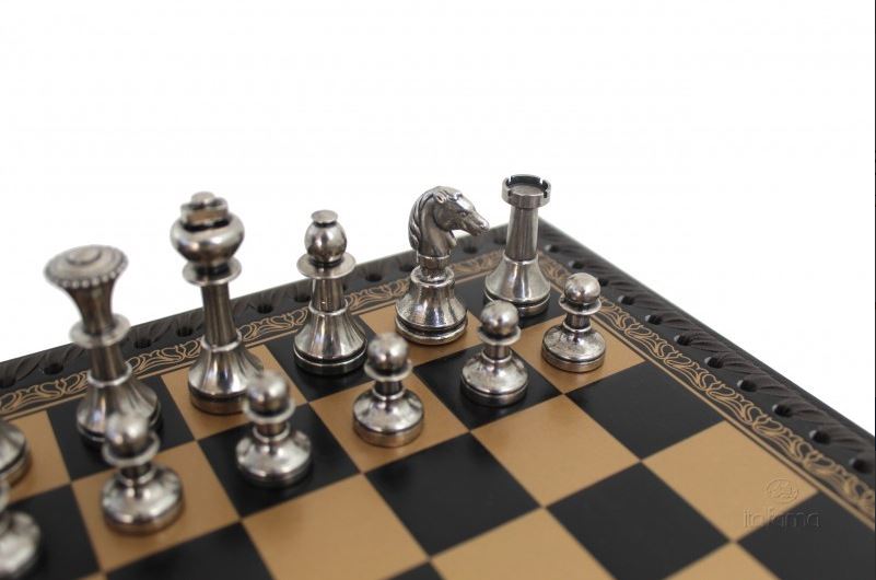 Échecs exclusifs en laiton Italfama 28x28 cm – N001