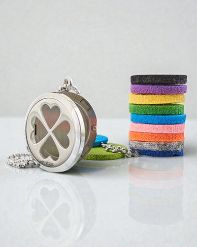 AromaClover – Aromatherapie-Halskette mit Medaillon eines vierblättrigen Kleeblatts 30 mm