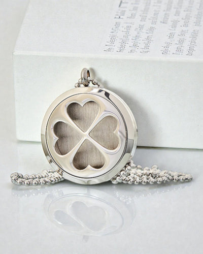 AromaClover – Aromatherapie-Halskette mit Medaillon eines vierblättrigen Kleeblatts 30 mm