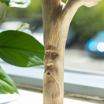 Figurines du Homme Vert sculptées à la main en bois parasite