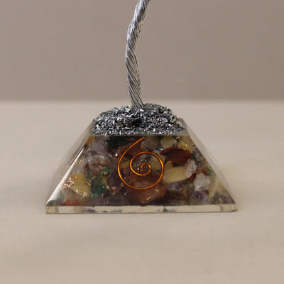 Albero magico di pietre con base in orgonite