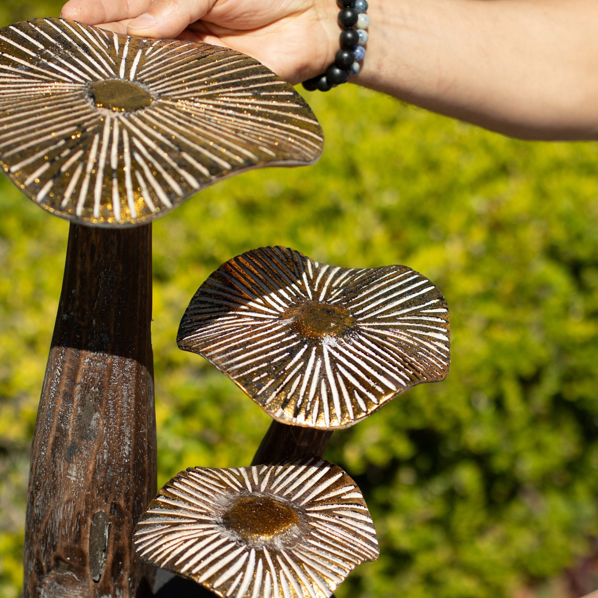 Grande sculpture de champignon doré 32 cm - Bois naturel - Élément décoratif unique pour cadeau - Style forestier, rustique et moderne