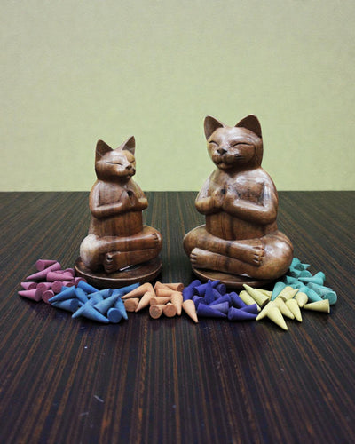 ZenCat Grande – 17 cm, hölzerne Yoga-Katze für Räucherstäbchen