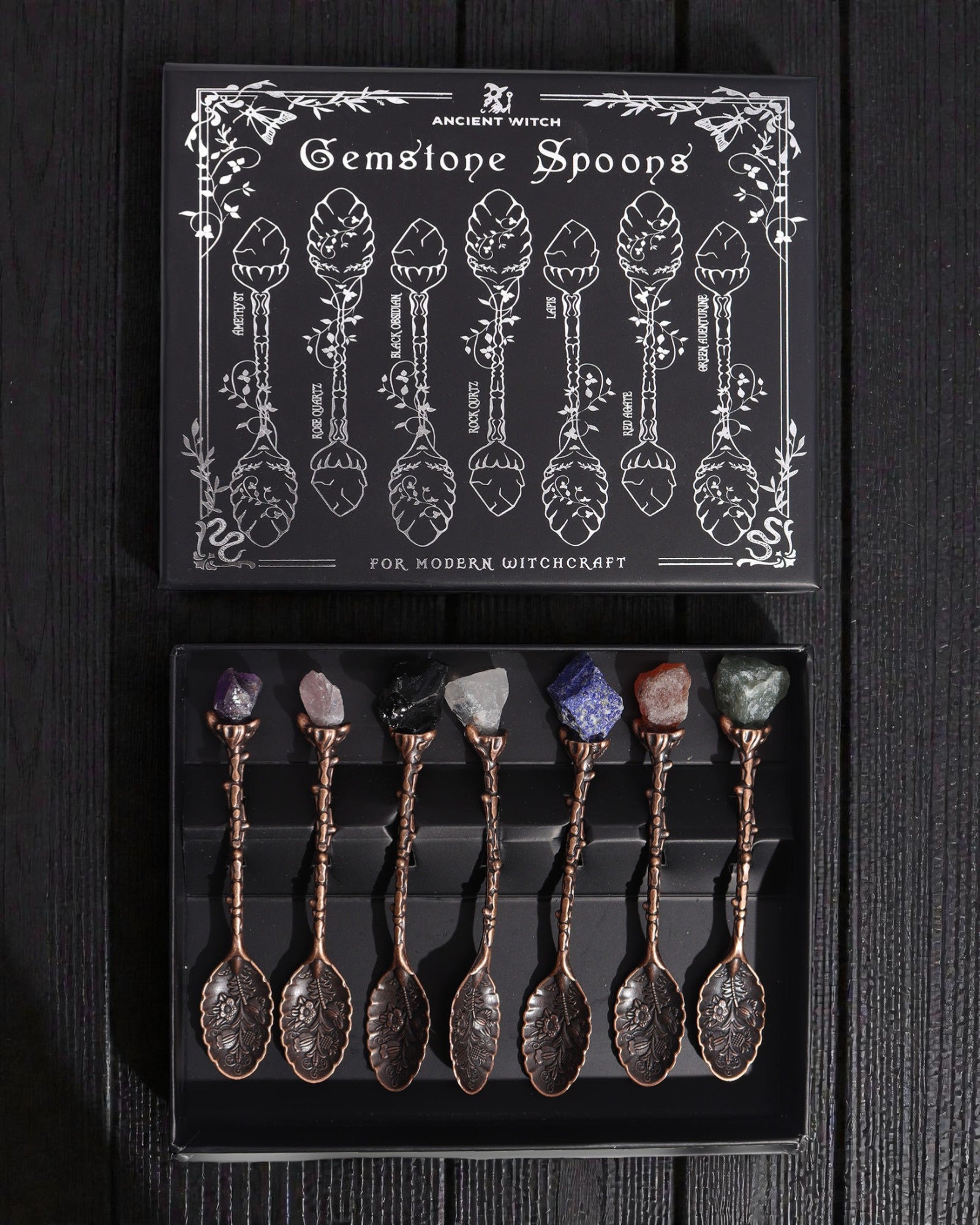 Arcana Aurea – Set aus 7 braunen Hexenlöffeln mit Natursteinen