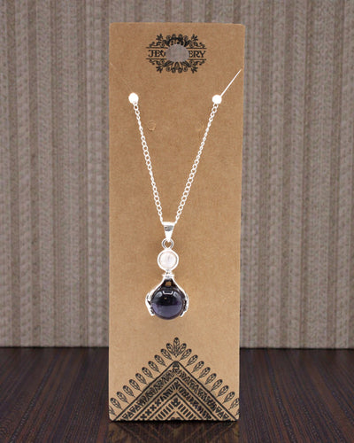 Amethyst Hands – Amethyst Pendant of Healing Hands