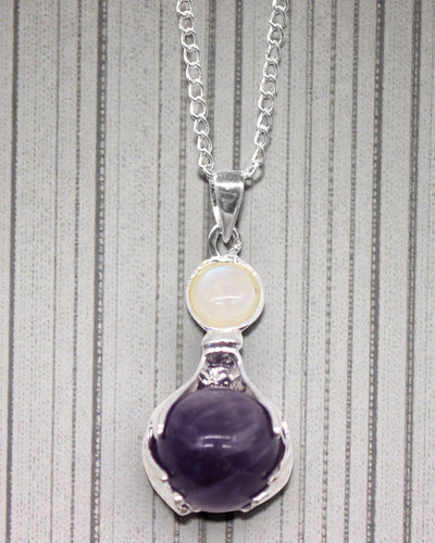 Amethyst Hands – Amethyst Pendant of Healing Hands