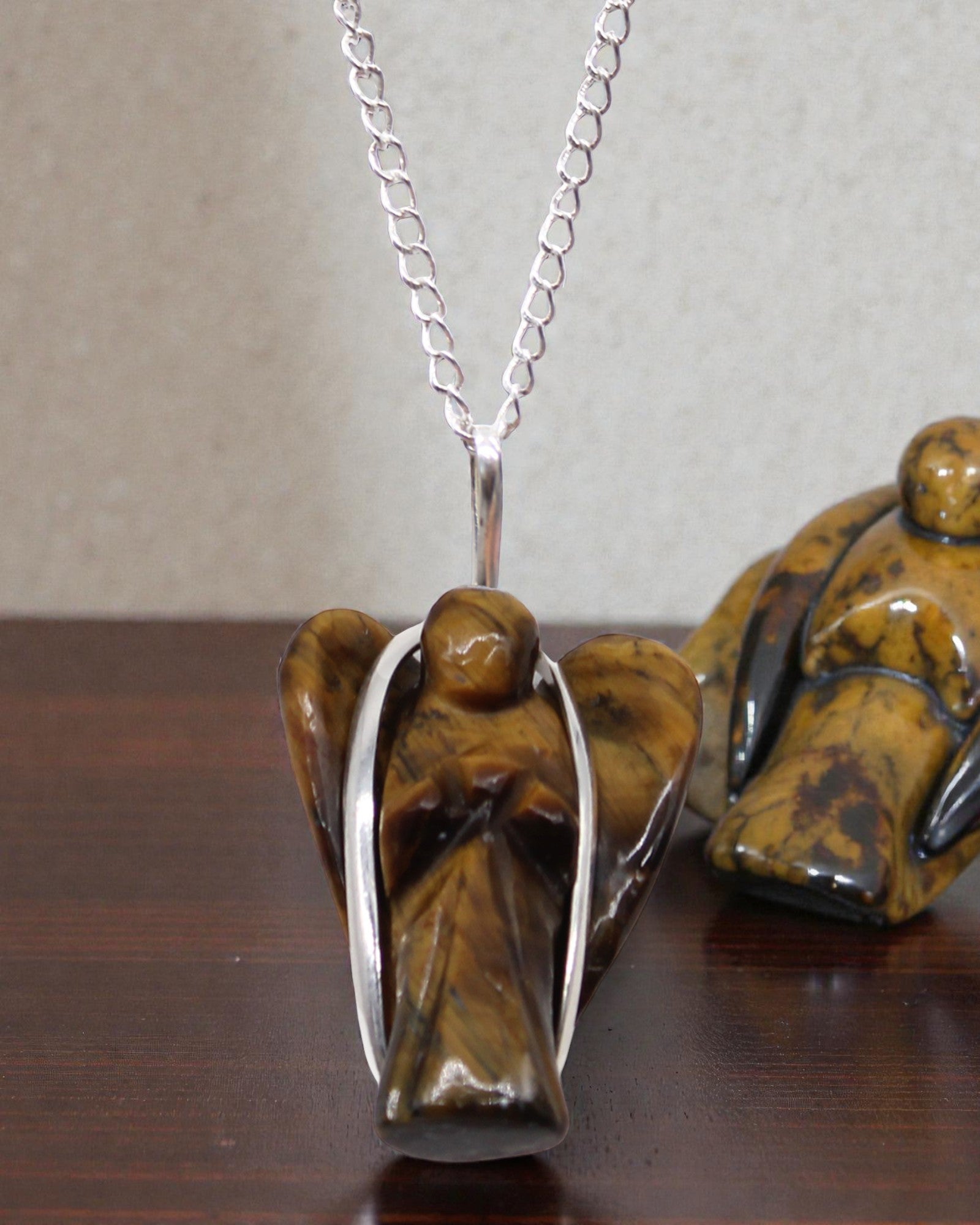 Schutzgeist – Anhänger Schutzengel mit Tigerauge