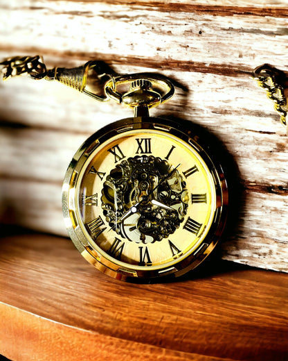 Retro Pocket Watch – Mechanical Luxury in Vintage Style gold color, personalization with engraving